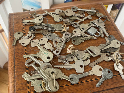 Vintage Mixed Key Collection – Antique & Retro Keys Job Lot, Yale Abus Skeleton Keys, Industrial Locksmith Supply, Craft Bundle