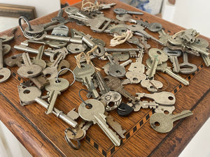 Vintage Mixed Key Collection – Antique & Retro Keys Job Lot, Yale Abus Skeleton Keys, Industrial Locksmith Supply, Craft Bundle
