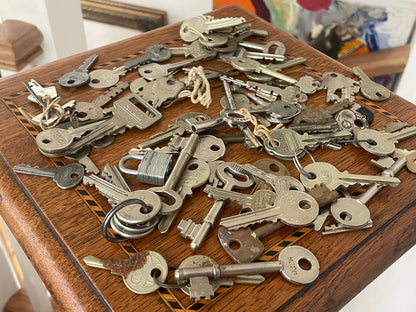 Vintage Mixed Key Collection – Antique & Retro Keys Job Lot, Yale Abus Skeleton Keys, Industrial Locksmith Supply, Craft Bundle