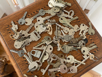 Vintage Mixed Key Collection – Antique & Retro Keys Job Lot, Yale Abus Skeleton Keys, Industrial Locksmith Supply, Craft Bundle
