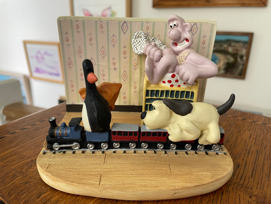 Wallace & Gromit Train Chase Figurine – The Wrong Trousers (1993), 13.5cm Resin Model