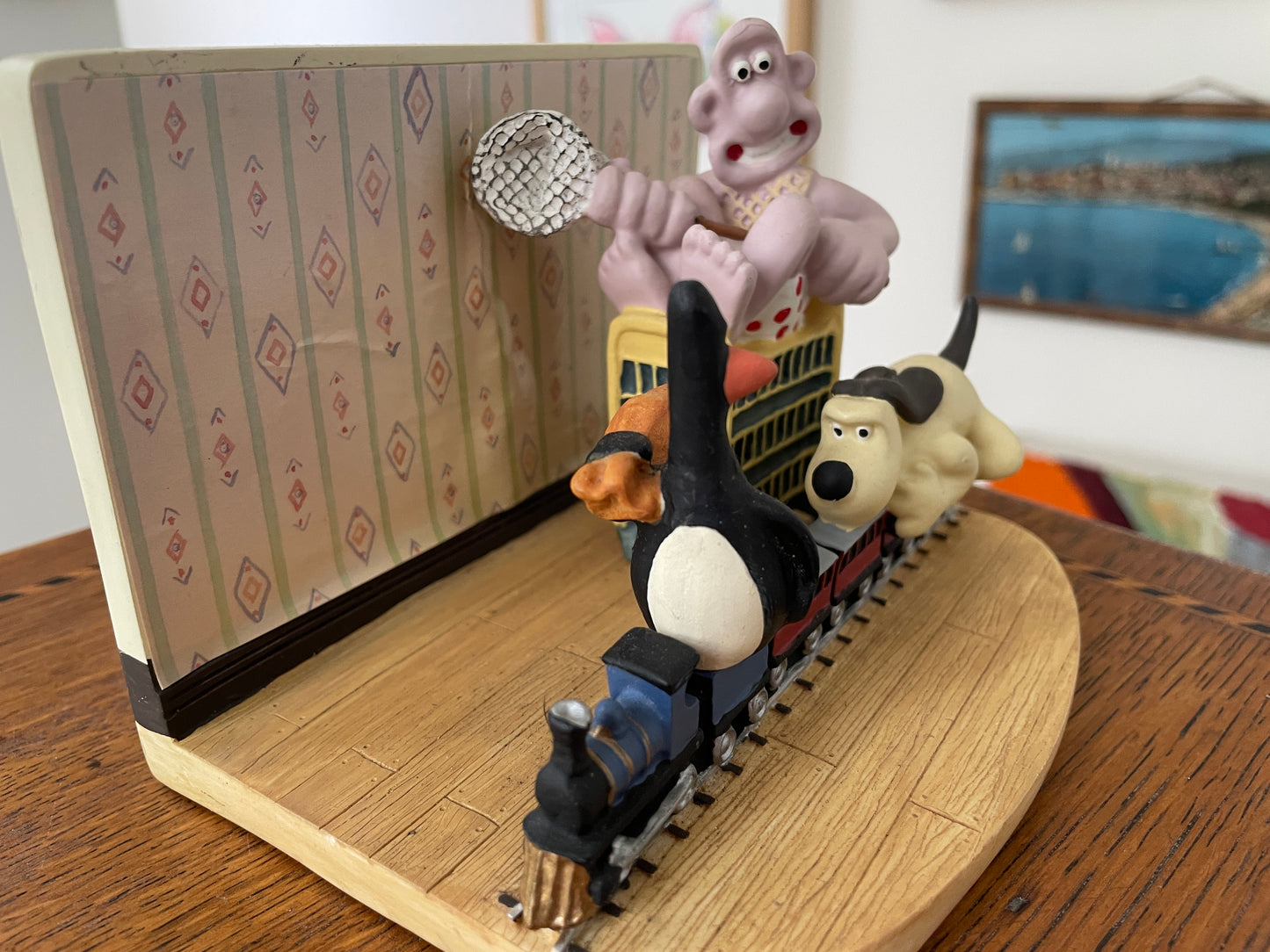 Wallace & Gromit Train Chase Figurine – The Wrong Trousers (1993), 13.5cm Resin Model