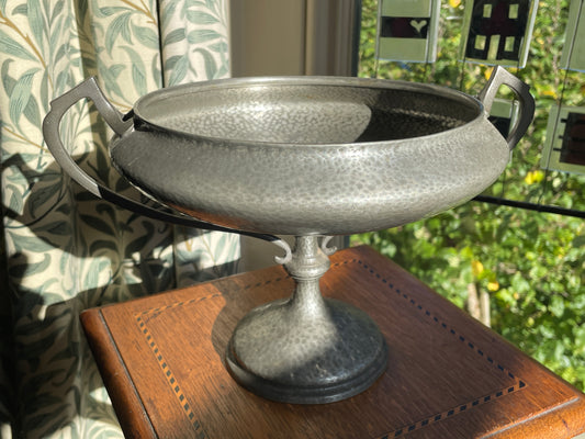 Arts & Crafts Hammered Pewter Comport by Hutton Sheffield c.1920 – English Pewter Tazza Bowl with Geometric Handles, 31cm
