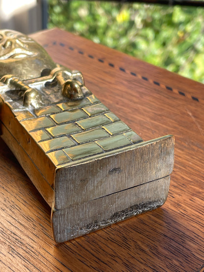 Vintage Brass Humpty Dumpty Money Box – 1950s English Nursery Rhyme Character Coin Bank, Mid-Century Brass Collectible (15 cm)