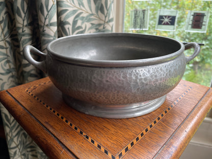 Antique Unity Pewter Arts and Crafts Bowl – Hand-Hammered Twin-Handled English Pewter, Art Deco Design c.1920s, 27cm