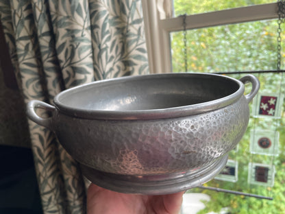 Antique Unity Pewter Arts and Crafts Bowl – Hand-Hammered Twin-Handled English Pewter, Art Deco Design c.1920s, 27cm