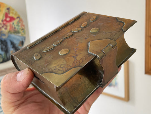 Antique Arts and Crafts Brass Money Box – Early 1900s Handcrafted Book Shaped Coin Bank with Hinged Lid, English Copper & Brass Design