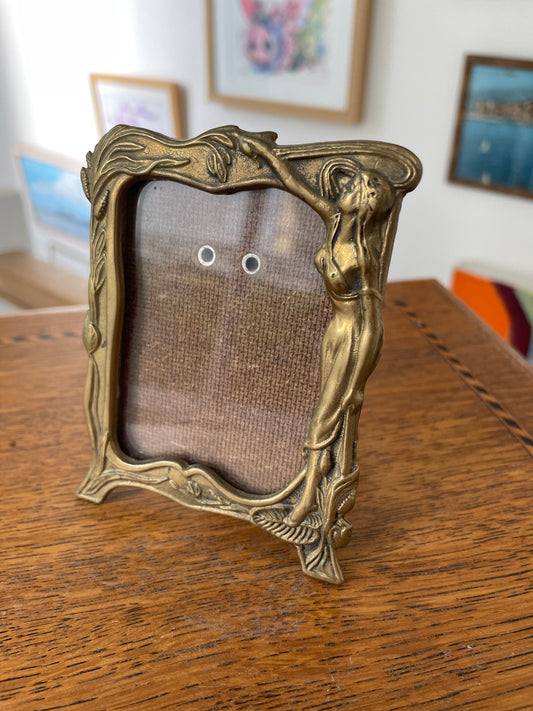 Vintage Brass Art Nouveau Picture Frame – 1950s Revival, Nude Lady Design with Red Velvet Back, 10x8cm