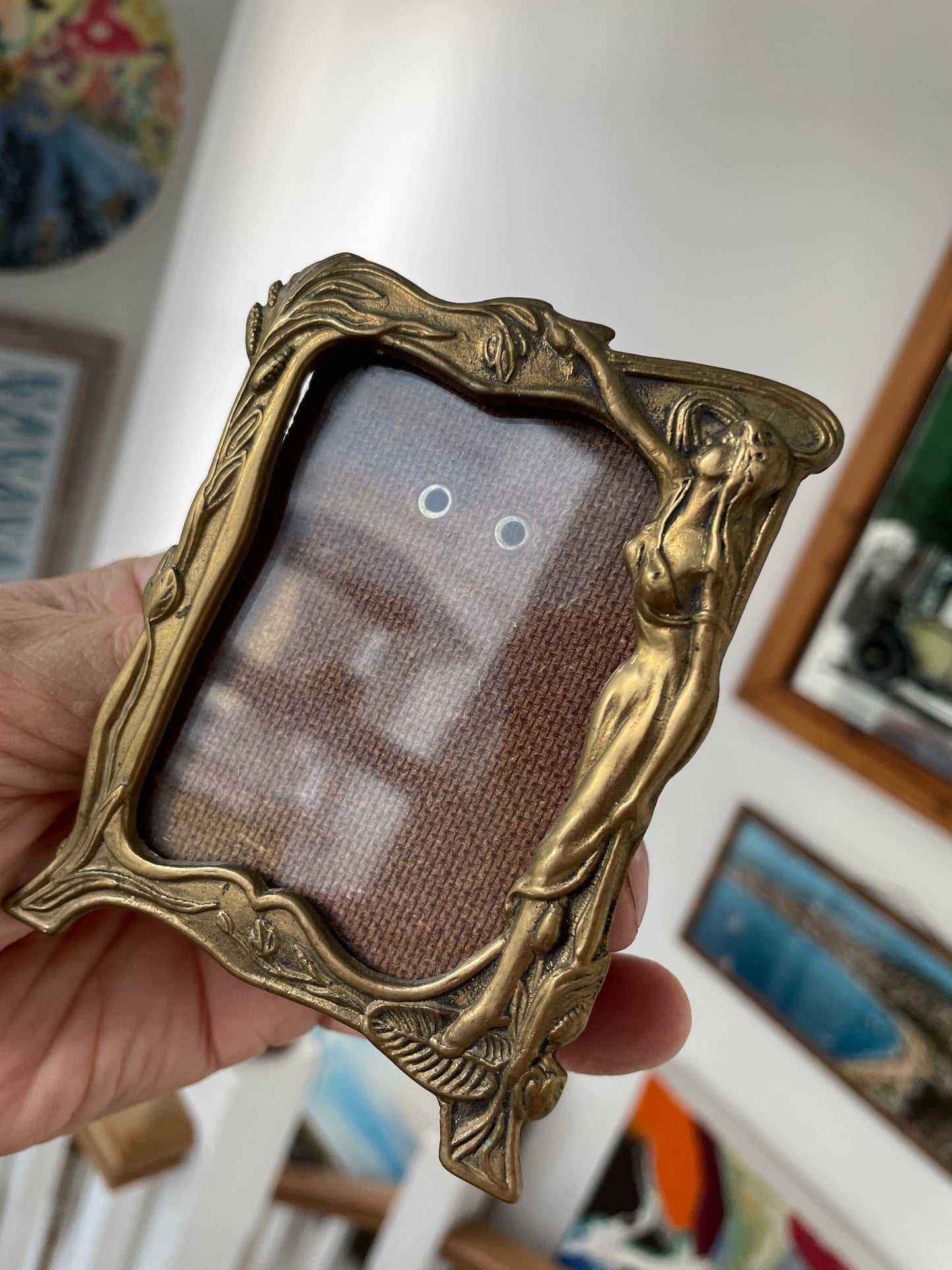 Vintage Brass Art Nouveau Picture Frame – 1950s Revival, Nude Lady Design with Red Velvet Back, 10x8cm