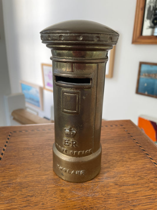 Vintage Brass Post Box Money Bank – Queen Elizabeth II ER Pillar Box, Made in England, 1950s–1970s