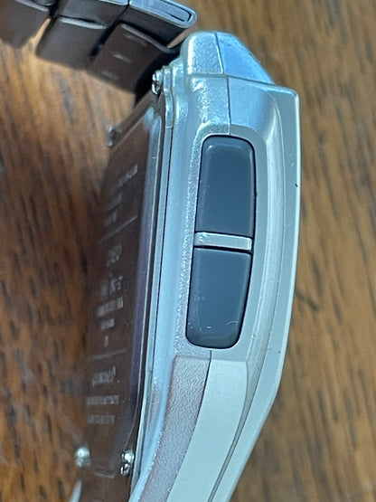 Vintage Casio DBC-32 Data Bank Illuminator Calculator Watch 90s Retro Wristwatch