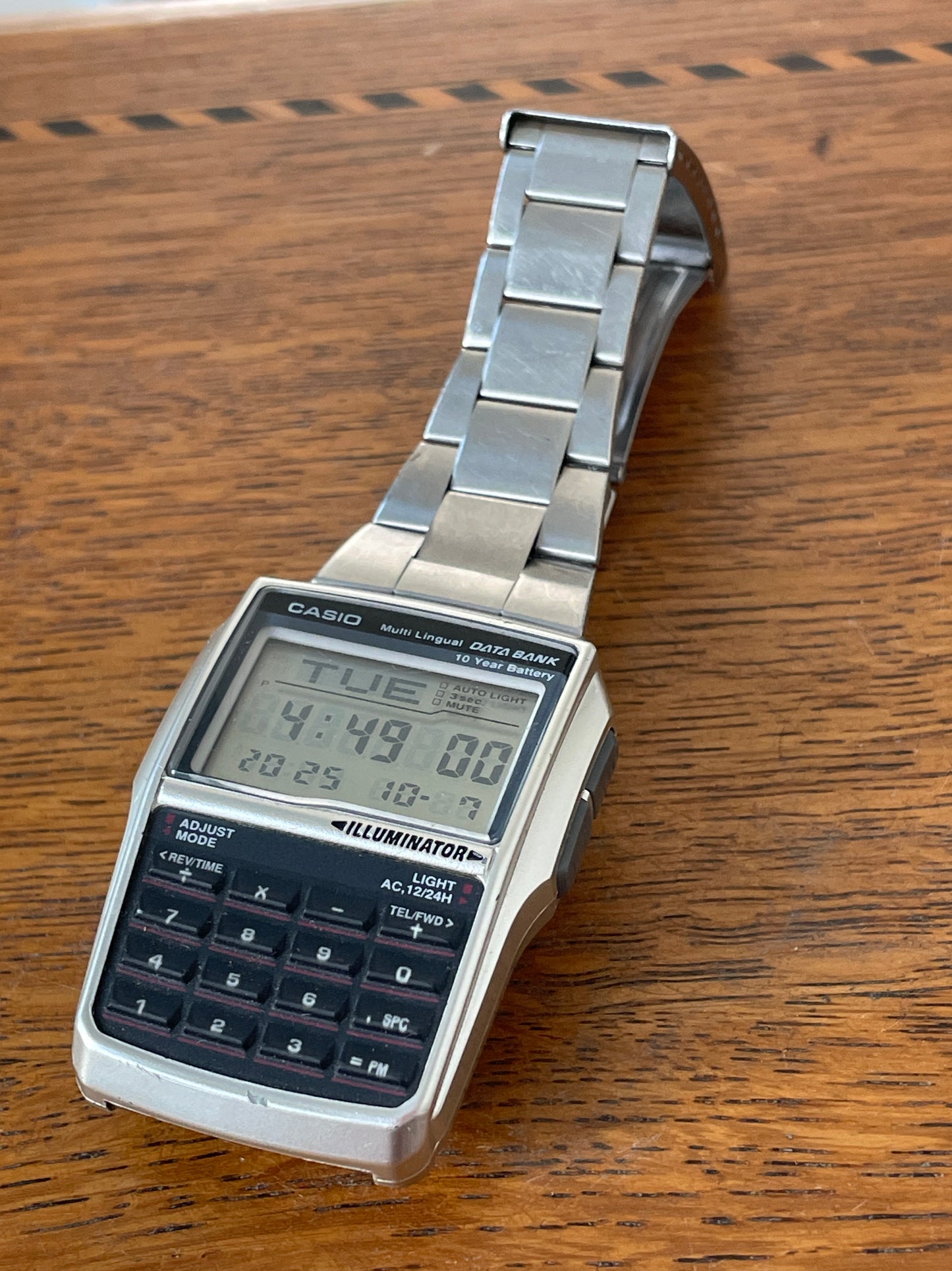 Vintage Casio DBC-32 Data Bank Illuminator Calculator Watch 90s Retro Wristwatch