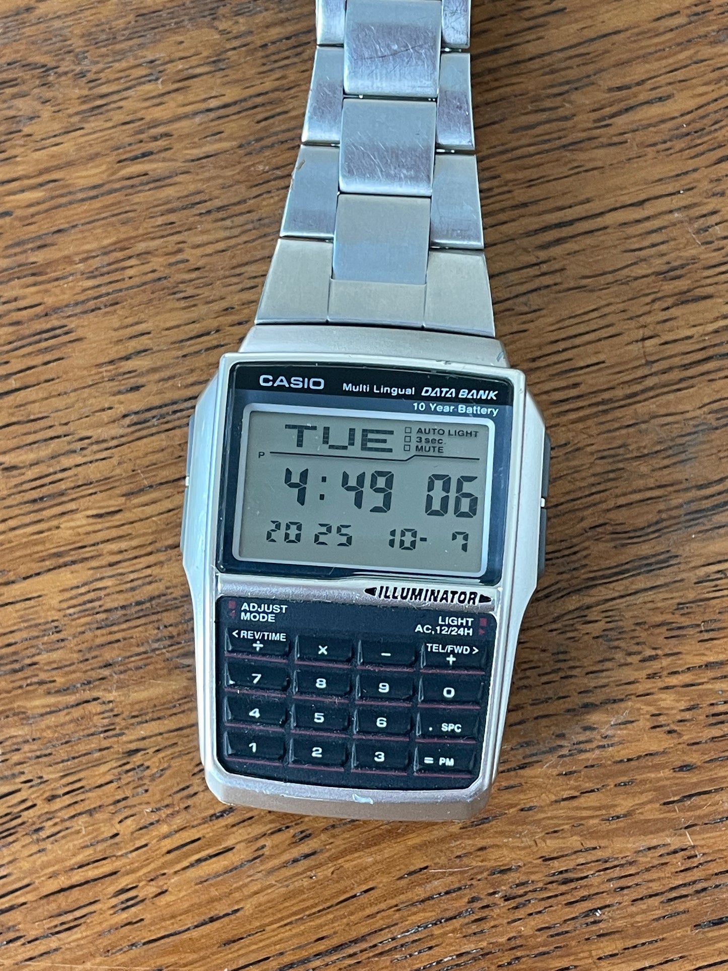 Vintage Casio DBC-32 Data Bank Illuminator Calculator Watch 90s Retro Wristwatch