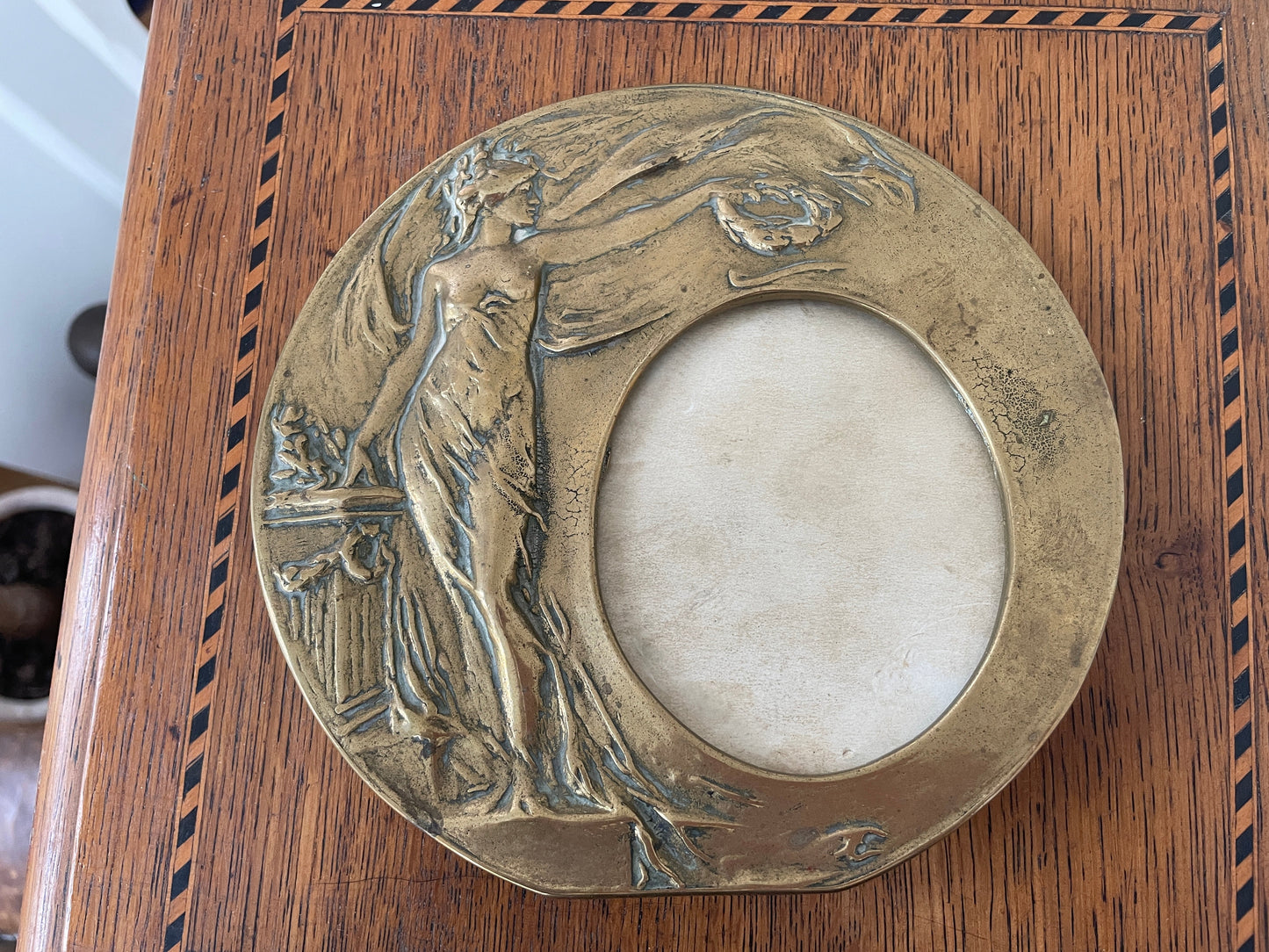 Antique Art Nouveau Brass Photo Frame c1900 – Figural Lady Design, Oval Aperture, Early 20th Century Gilded Picture Frame