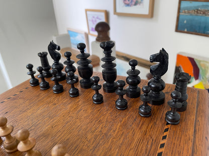 Antique Wooden Chess Set c1900–1930 – Hand-Turned Boxwood & Ebonised Pieces in Original Slide Box, 7cm King, Edwardian Chessmen
