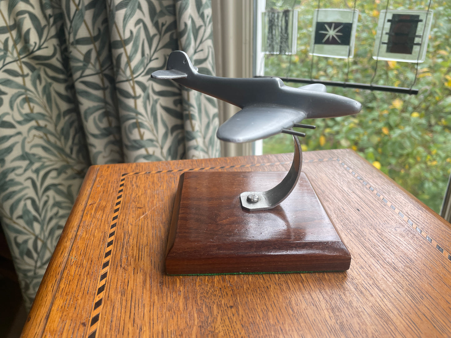 Vintage Aluminium Spitfire Desk Model on Wooden Plinth – 1940s–50s British Aviation Memorabilia, RAF Fighter Plane Sculpture