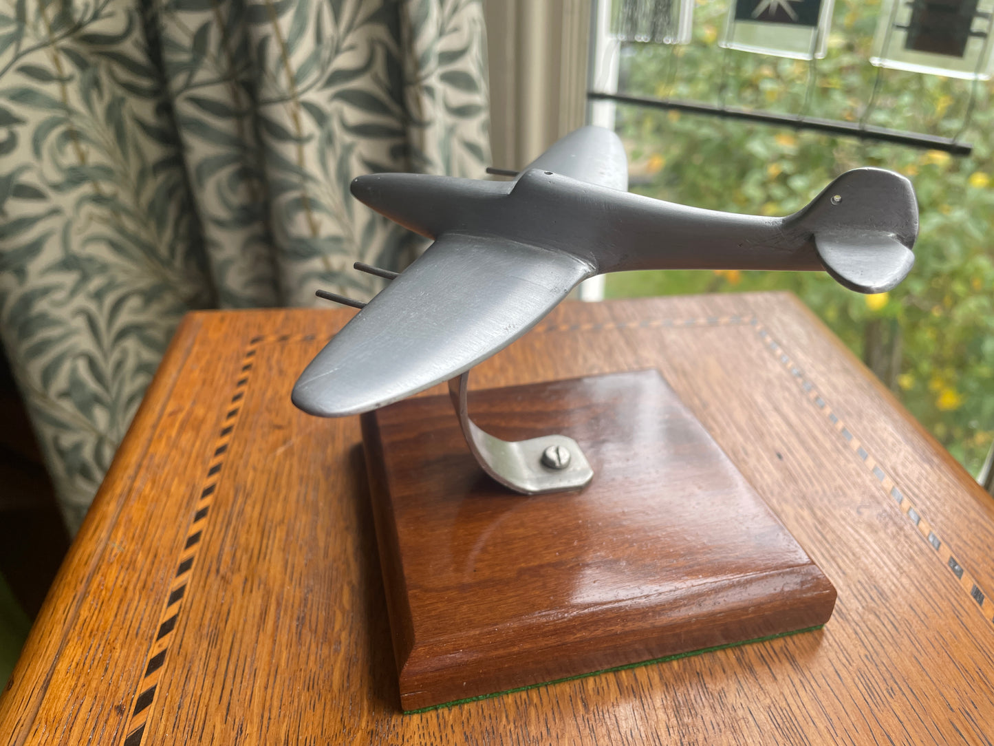 Vintage Aluminium Spitfire Desk Model on Wooden Plinth – 1940s–50s British Aviation Memorabilia, RAF Fighter Plane Sculpture