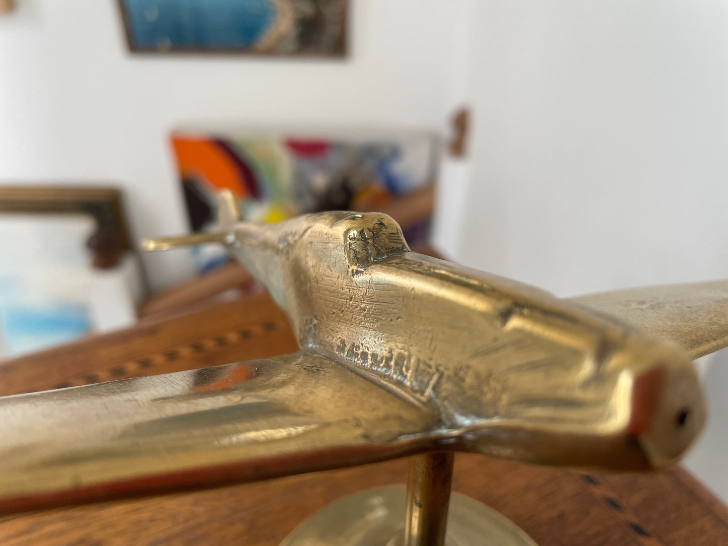 Vintage Solid Brass Spitfire Airplane Model on Stand – Mid-Century RAF Desk Ornament – British Aviation Collectible – 20 cm Wingspan