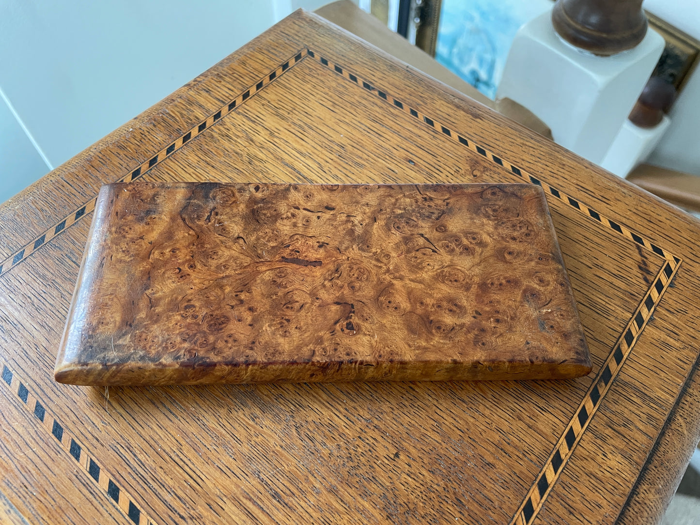 Antique Burr Wood Cigar Case – Hand-Carved Hinged Lid in Figured Burr Timber (c.19th Century)