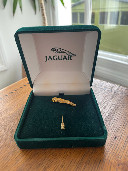 Vintage Jaguar Leaping Cat Tie Pin – Gold Tone & Crystal Motif in Original Box (c. late 20th Century)