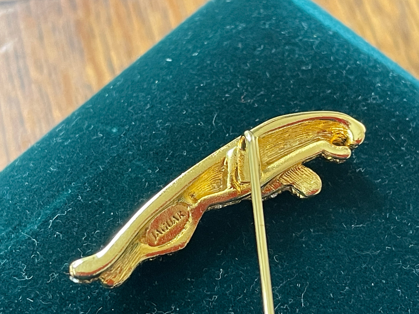 Vintage Jaguar Leaping Cat Tie Pin – Gold Tone & Crystal Motif in Original Box (c. late 20th Century)