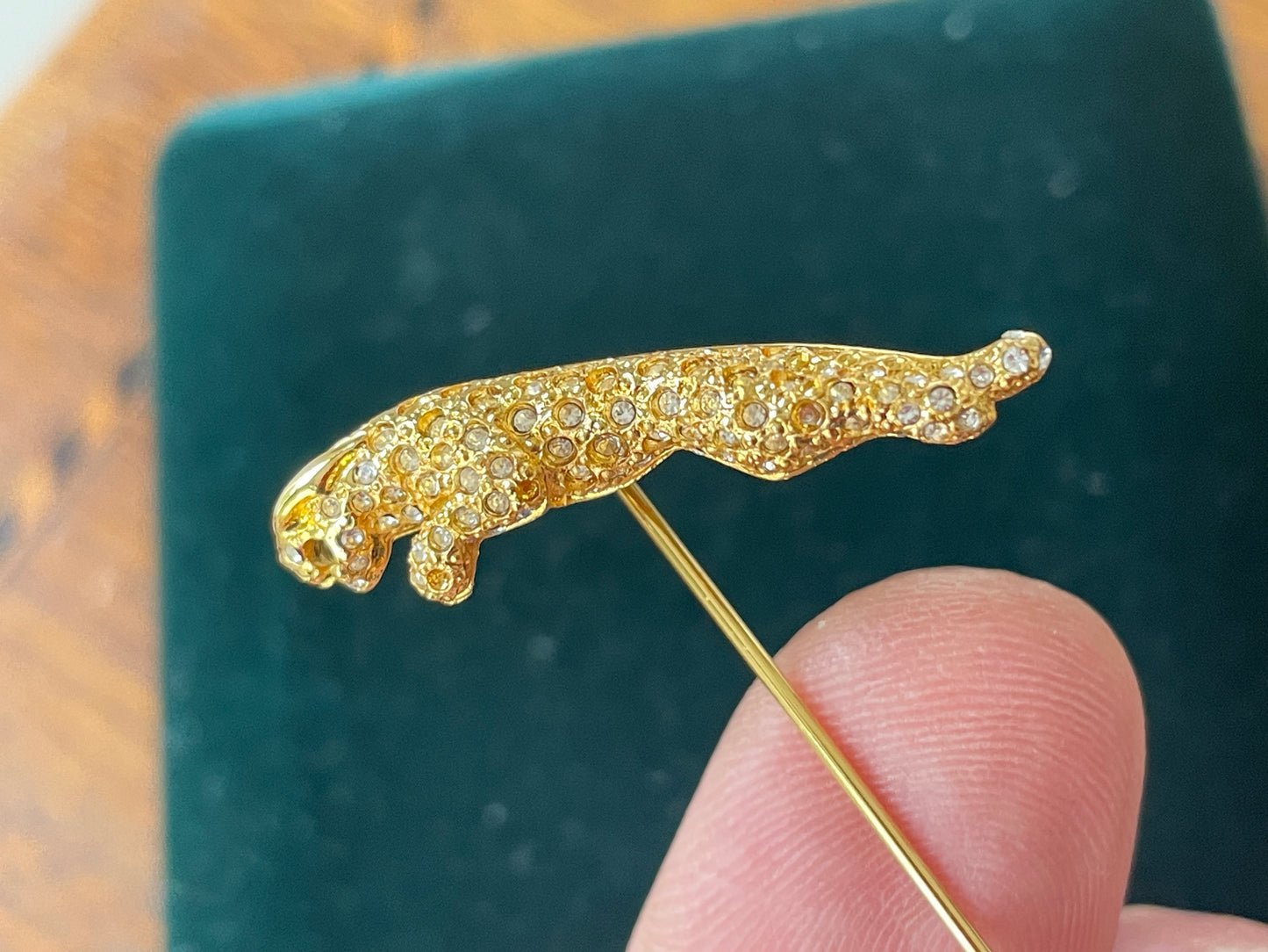 Vintage Jaguar Leaping Cat Tie Pin – Gold Tone & Crystal Motif in Original Box (c. late 20th Century)
