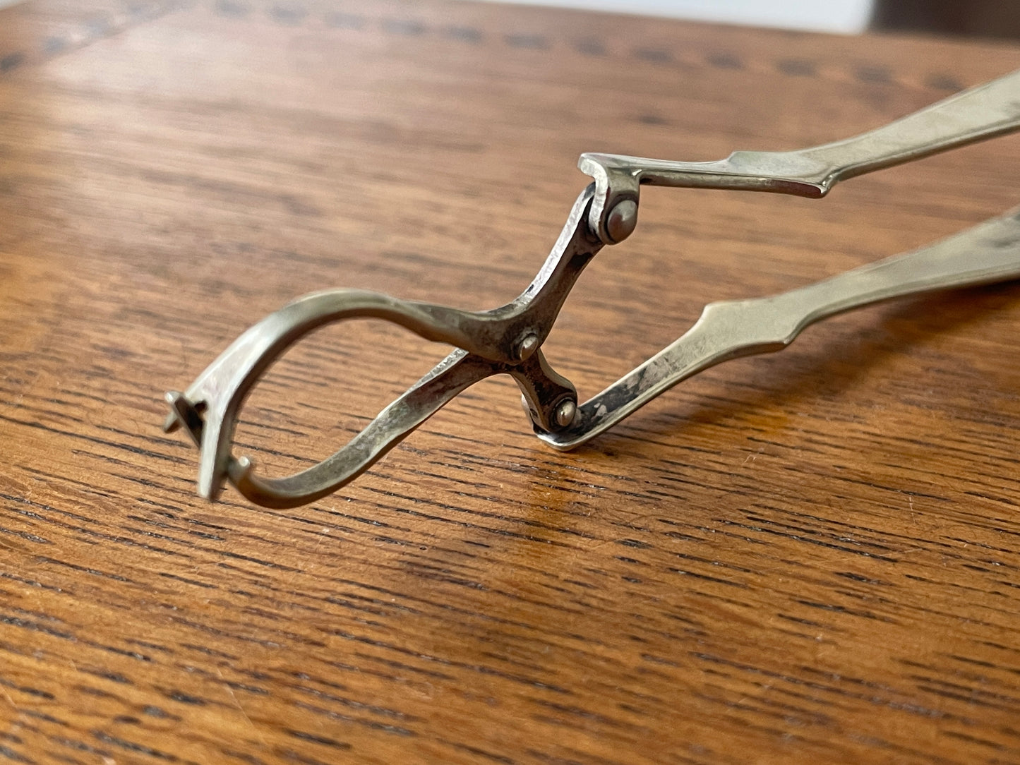 Antique British Silver-Plated Mechanical Sugar Nips – N T & S Art Deco Lion Design Sugar Breakers, Registered Design 702274 (c.1920s)