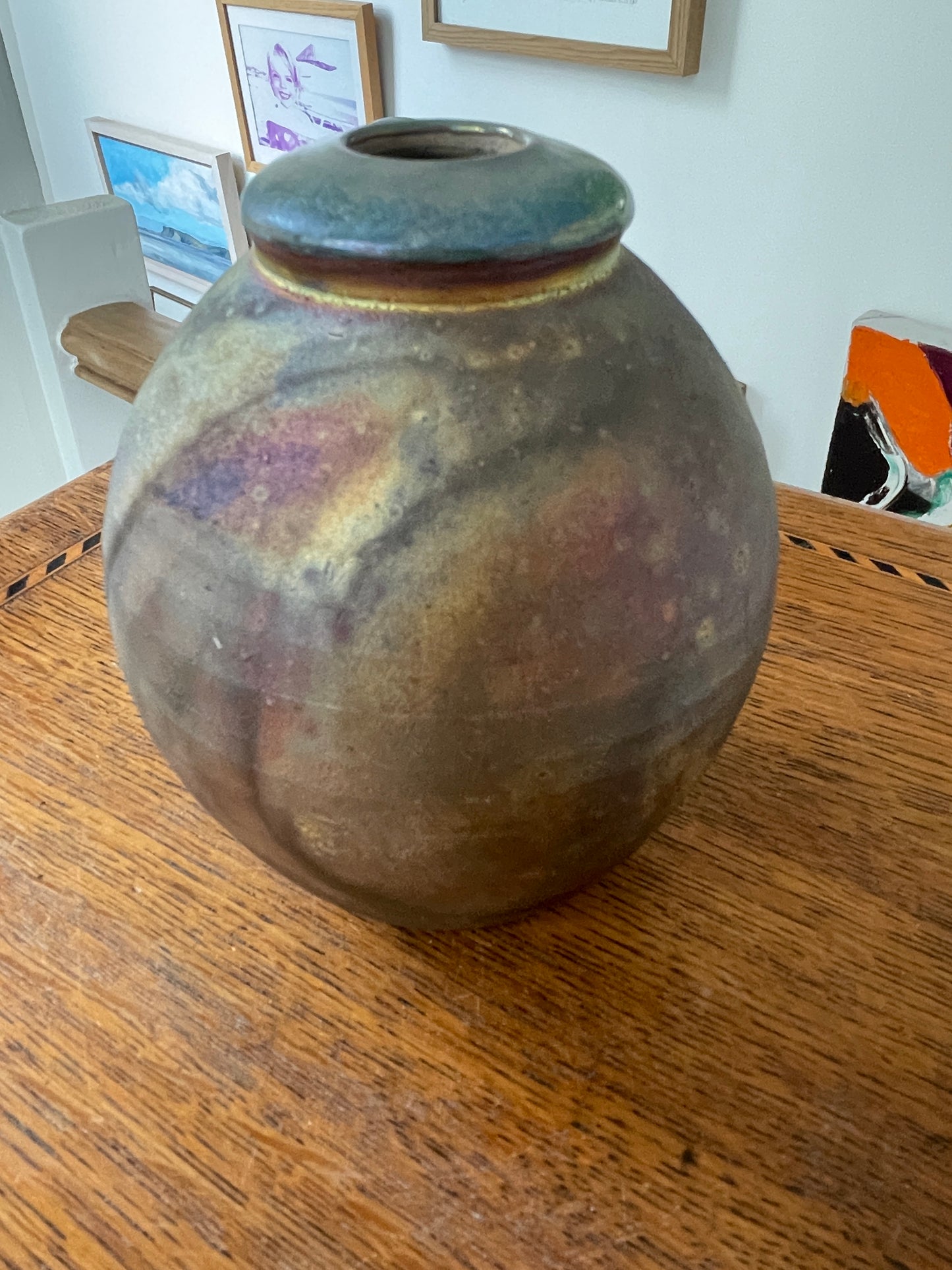 British Studio Pottery Raku Vase – Iridescent Copper-Matte Fired Stoneware with 3S Stamp (Late 20th Century)