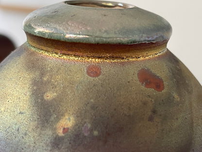 British Studio Pottery Raku Vase – Iridescent Copper-Matte Fired Stoneware with 3S Stamp (Late 20th Century)