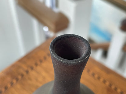 Studio Pottery Smoke-Fired Vase – Hand-Thrown Stoneware with Iridescent Fireclouds (Signed ‘SN’, c.20th Century)