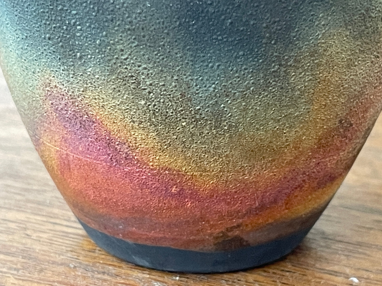 Studio Pottery Smoke-Fired Vase – Hand-Thrown Stoneware with Iridescent Fireclouds (Signed ‘SN’, c.20th Century)