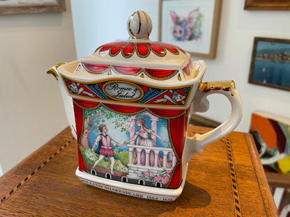 Vintage Sadler Staffordshire Teapot – ‘Romeo and Juliet’ Shakespeare Series (c.1970s–1980s)