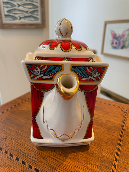 Vintage Sadler Staffordshire Teapot – ‘Romeo and Juliet’ Shakespeare Series (c.1970s–1980s)