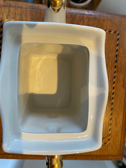 Vintage Sadler Staffordshire Teapot – ‘Romeo and Juliet’ Shakespeare Series (c.1970s–1980s)