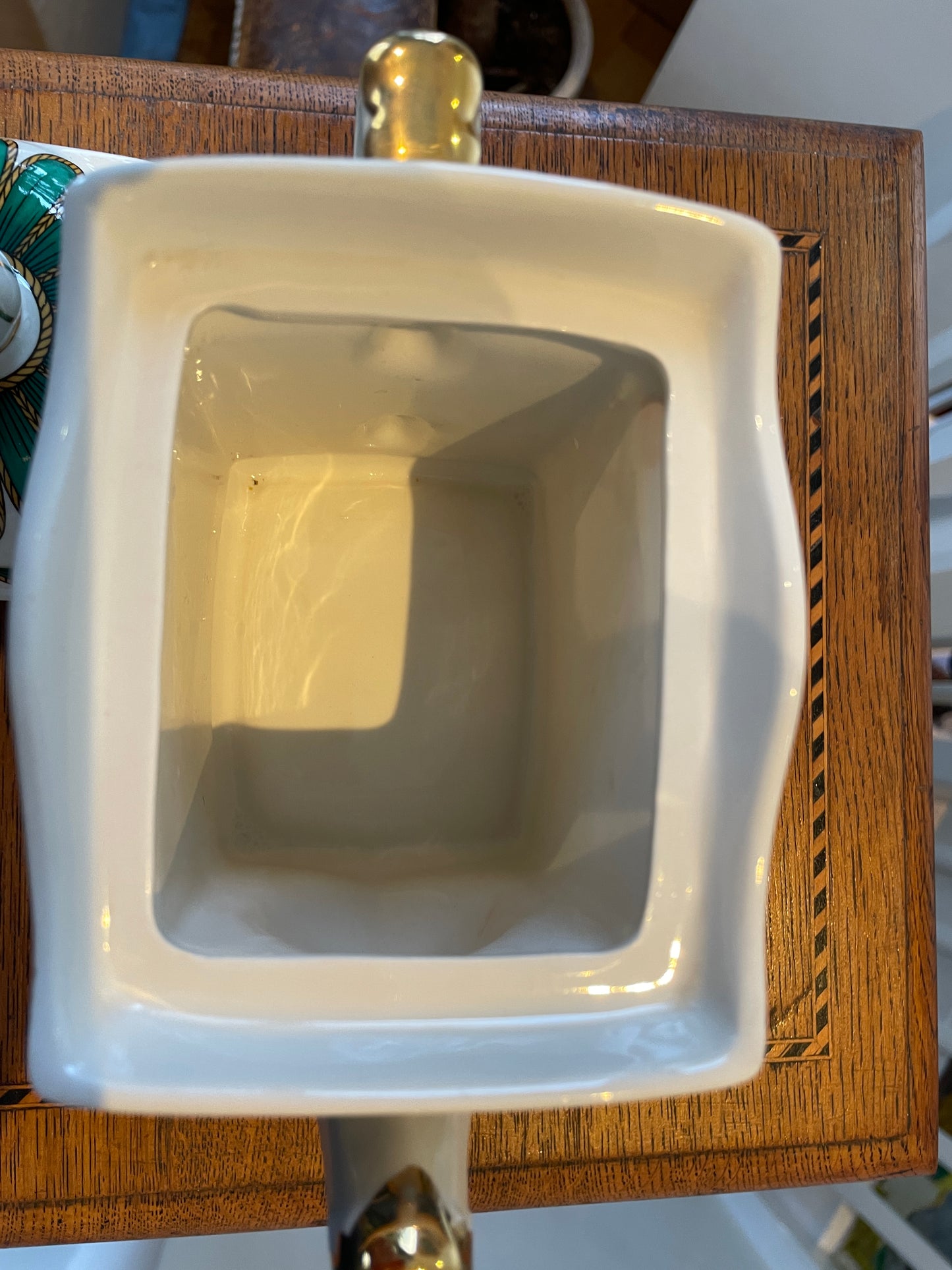 Vintage Sadler Staffordshire Teapot – ‘Hamlet’ Shakespeare Series (c.1970s–1980s)