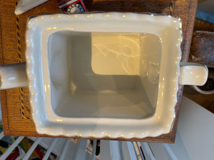 Vintage Sadler Staffordshire Teapot – ‘A Day at the Races’ Championship Design (c.1970s–1980s)