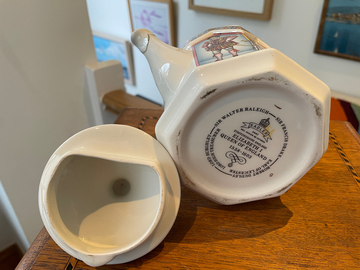 Vintage Sadler Staffordshire Teapot – Elizabeth I ‘Spanish Armada 1588’ Design (c.1970s–1980s)