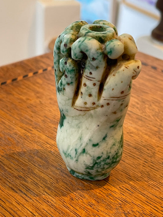 Antique Chinese Carved Stone Snuff Bottle – Soft Jadeite/Serpentine-Type Naturalistic Form (c.1880–1930)