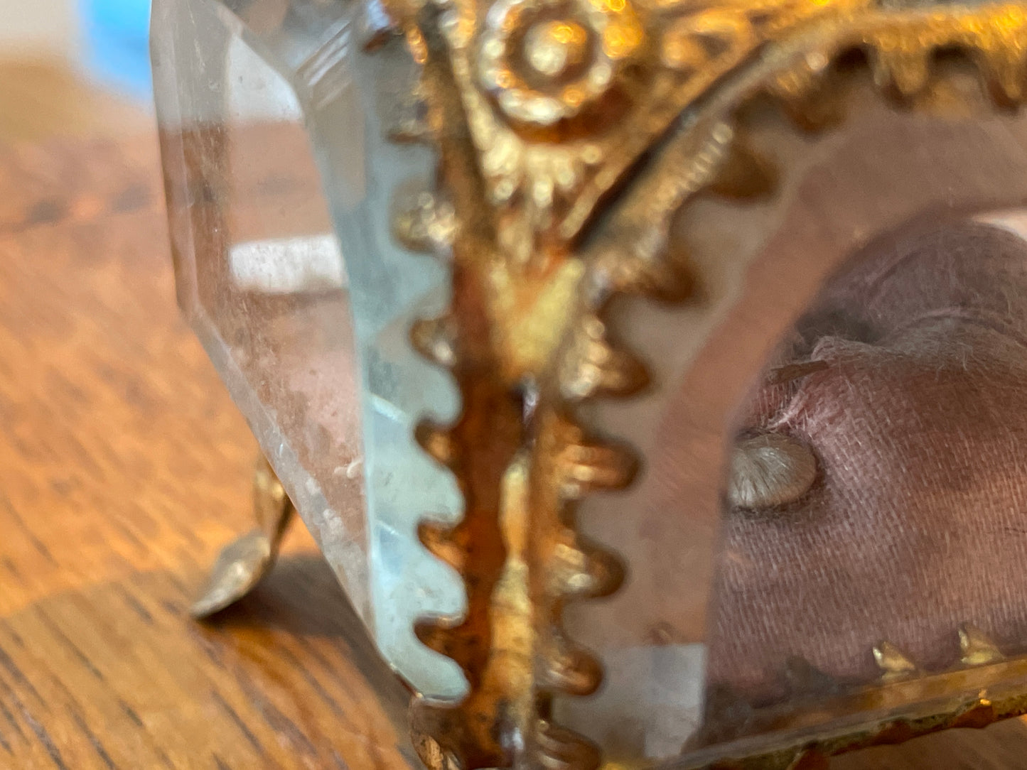 Antique French Bevelled Glass Souvenir Casket – “La Cathédrale de Reims Avant Guerre” Gilt Metal Trinket Box (c.1900–1914)