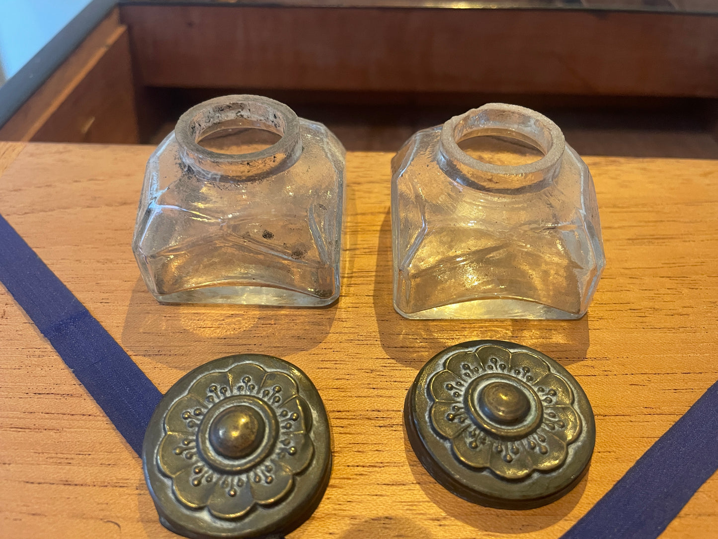 Antique Victorian Rosewood Writing Slope – Brass Inlaid Monogram ‘EJ’ and Fitted Interior (c. late 19th Century)