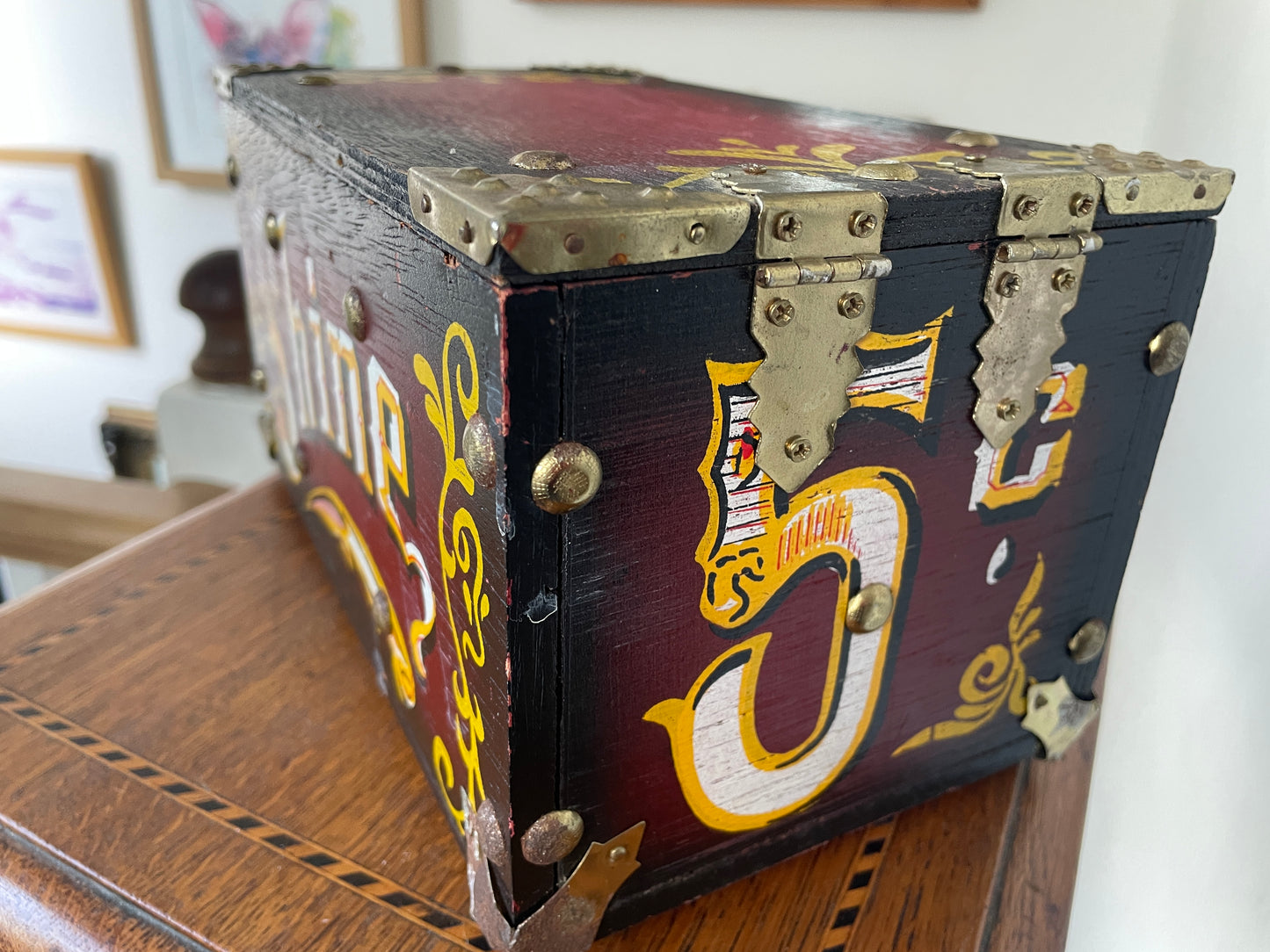Vintage American-Style Painted Shoeshine Box – Shine 5cent  Folk Art Trunk with Brass Fittings (c90's))