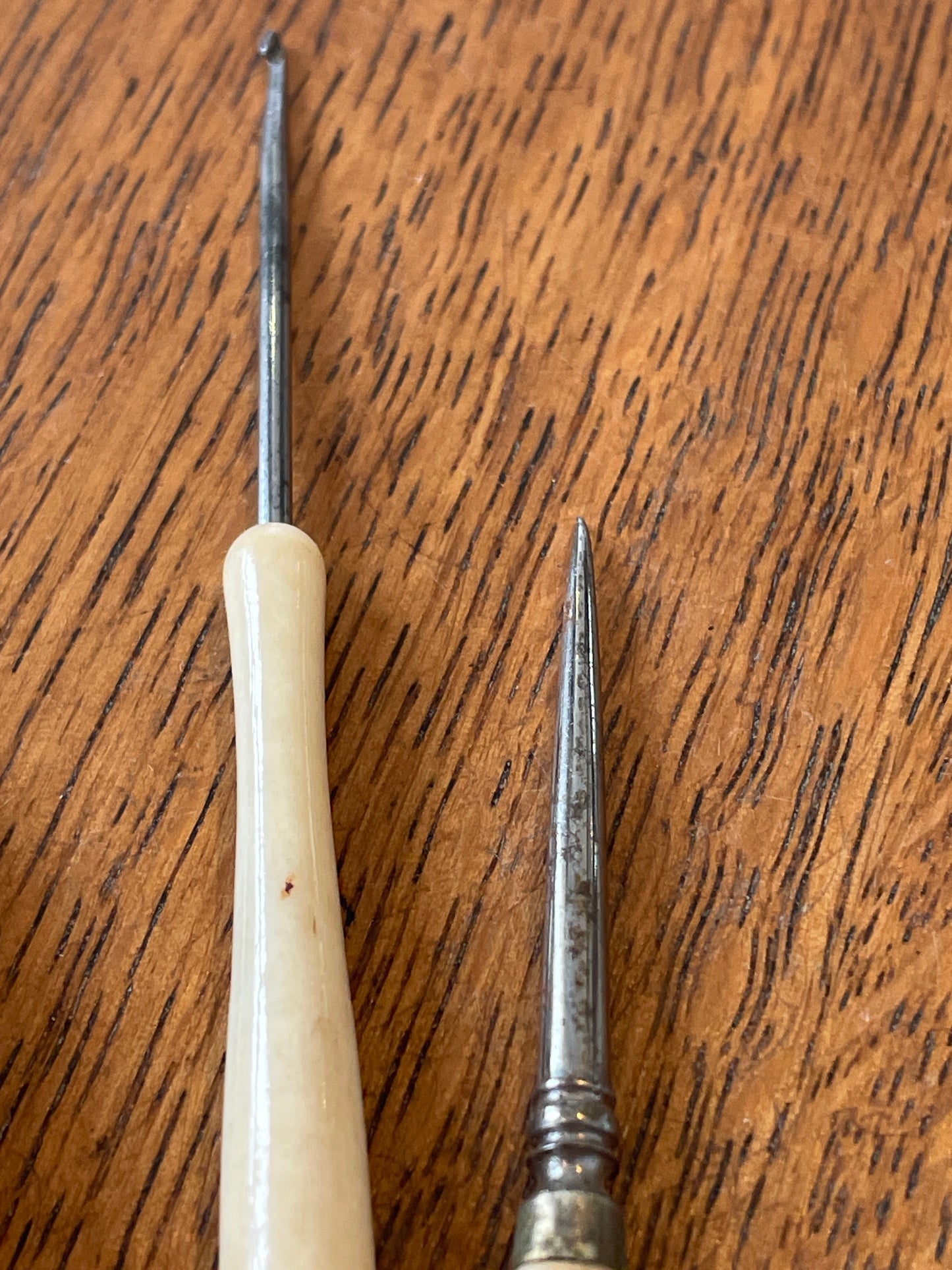 Antique English Sewing Tools – Mixed Bone and Turned Wood Needlework Tools (c.1900–1920)12