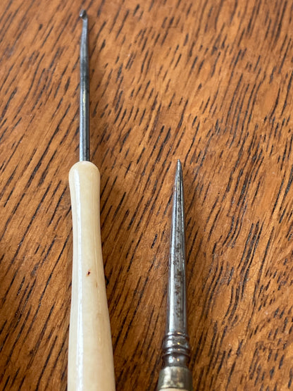 Antique English Sewing Tools – Mixed Bone and Turned Wood Needlework Tools (c.1900–1920)12