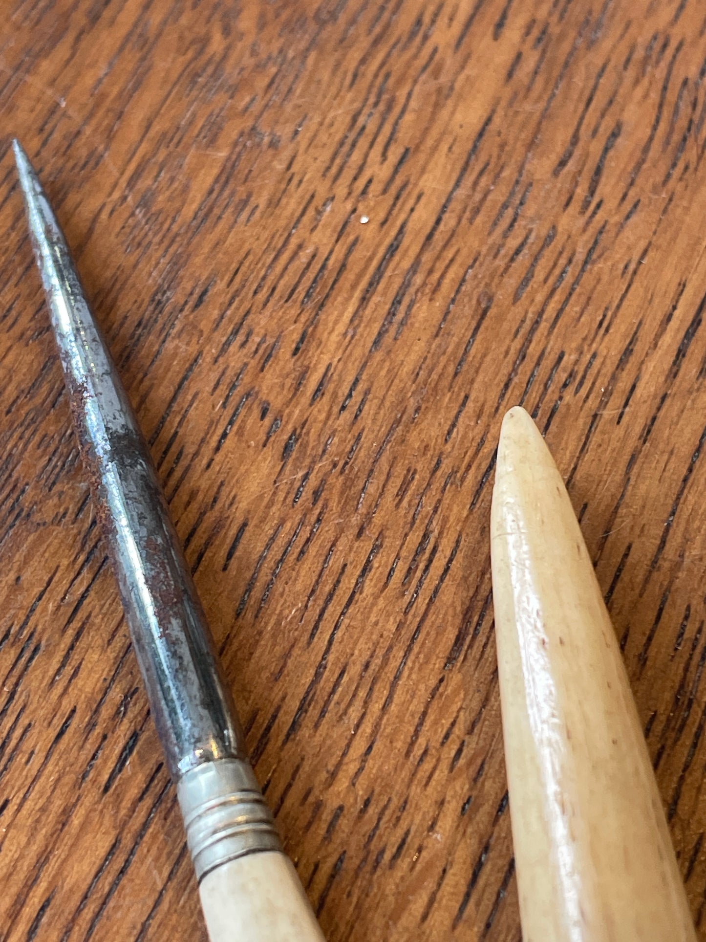 Antique English Sewing Tools – Mixed Bone and Turned Wood Needlework Tools (c.1900–1920)12