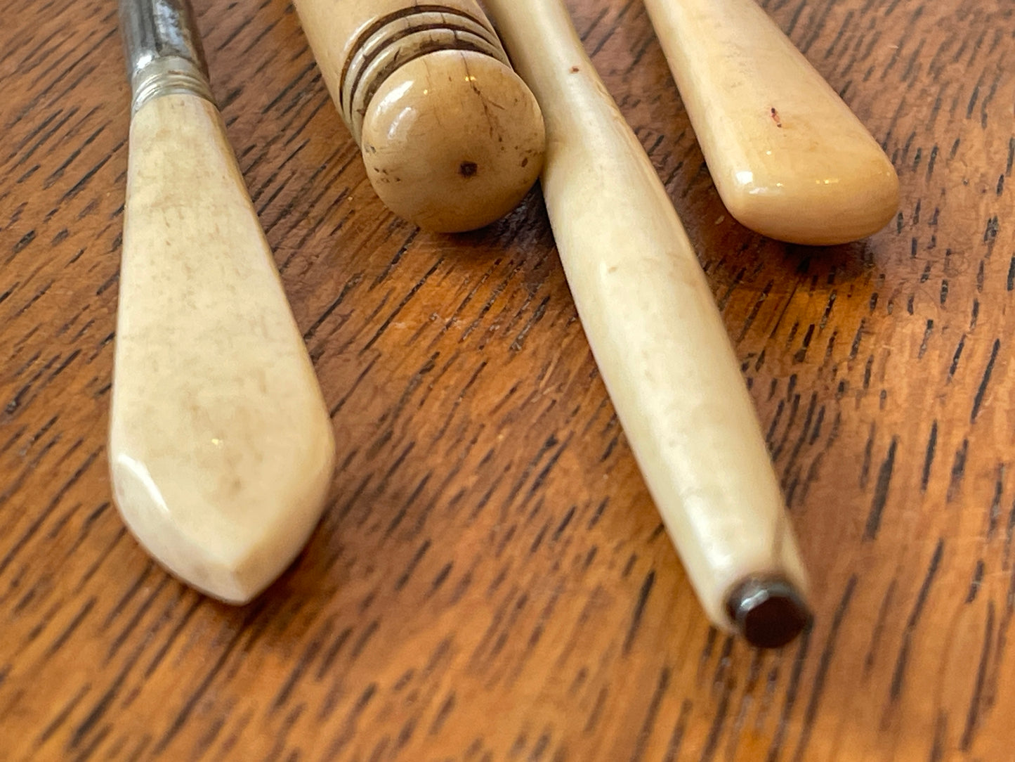 Antique English Sewing Tools – Mixed Bone and Turned Wood Needlework Tools (c.1900–1920)12