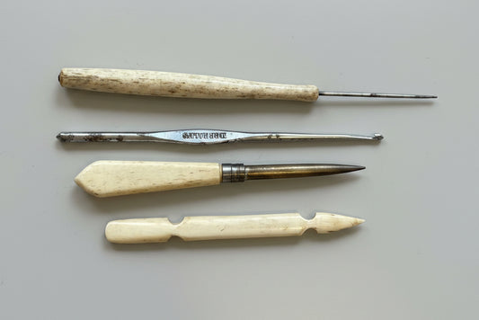 Antique British Sewing Tools – Bone Tatting Aids, Steel Stiletto & Morrall’s Crochet Hook (c.1880–1930)13