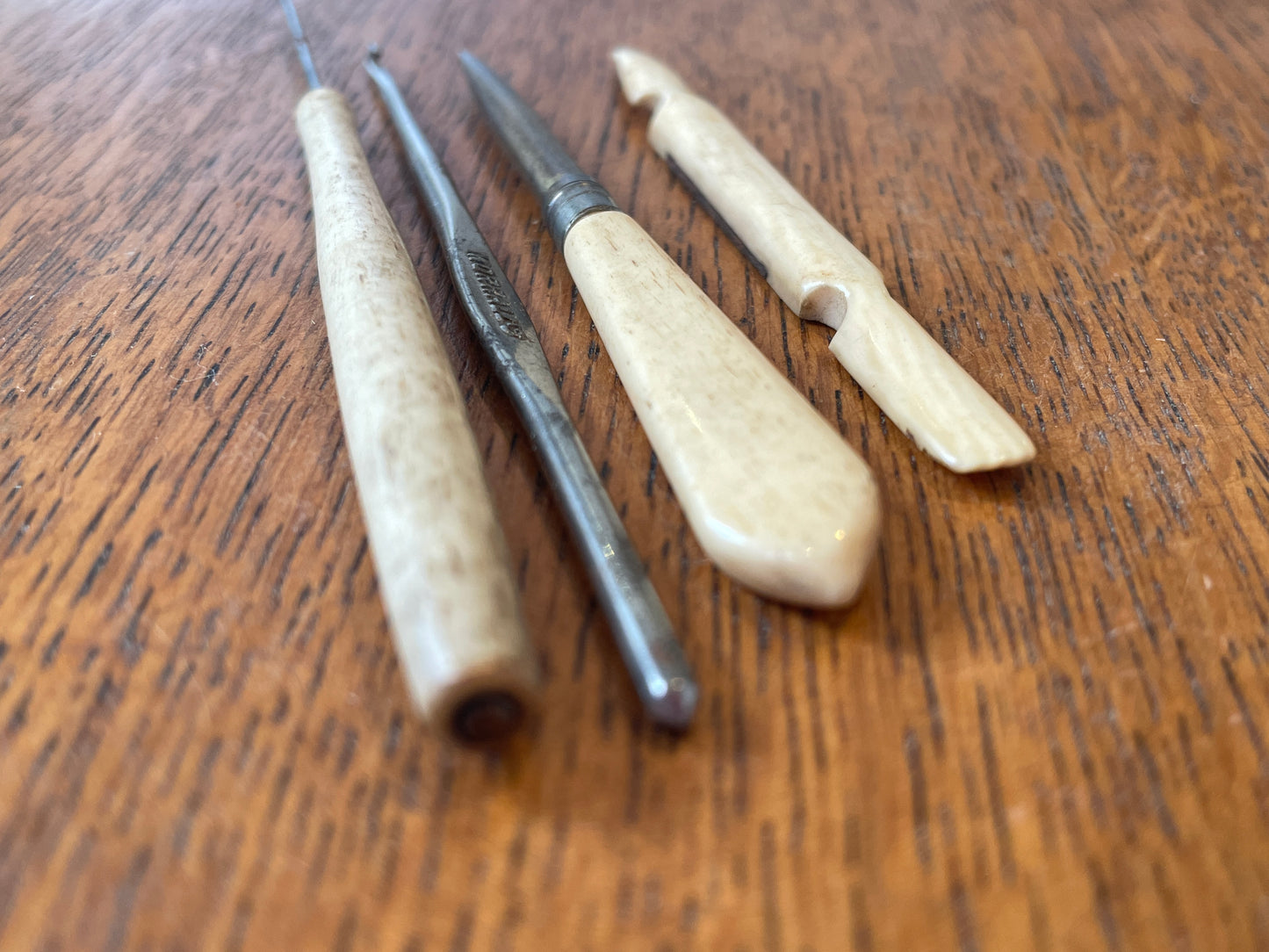 Antique British Sewing Tools – Bone Tatting Aids, Steel Stiletto & Morrall’s Crochet Hook (c.1880–1930)13