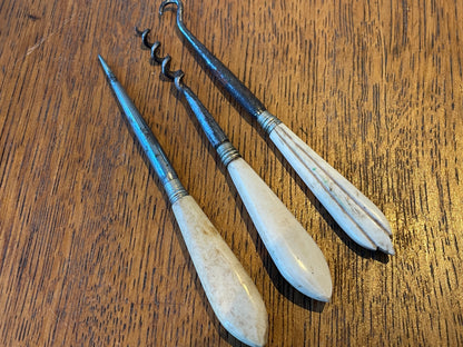 Antique British Bone-Handled Sewing & Craft Tools – Mixed Lot of Awls, Hooks & Stilettos (c.1850–1900)3