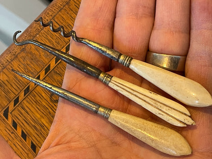 Antique British Bone-Handled Sewing & Craft Tools – Mixed Lot of Awls, Hooks & Stilettos (c.1850–1900)3