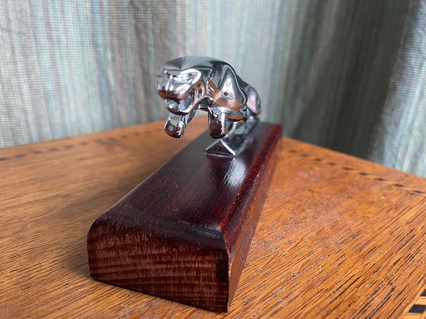Jaguar Leaping Cat Desk Ornament – Chrome Plated Motoring Sculpture on Wooden Base (Late 20th Century)